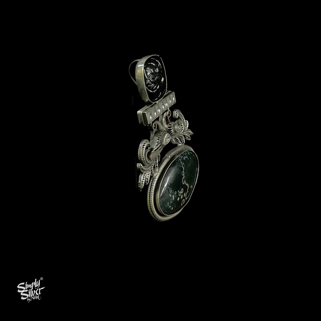 Ocean Stone Studded Pendant with Kundan Work - MH3055
