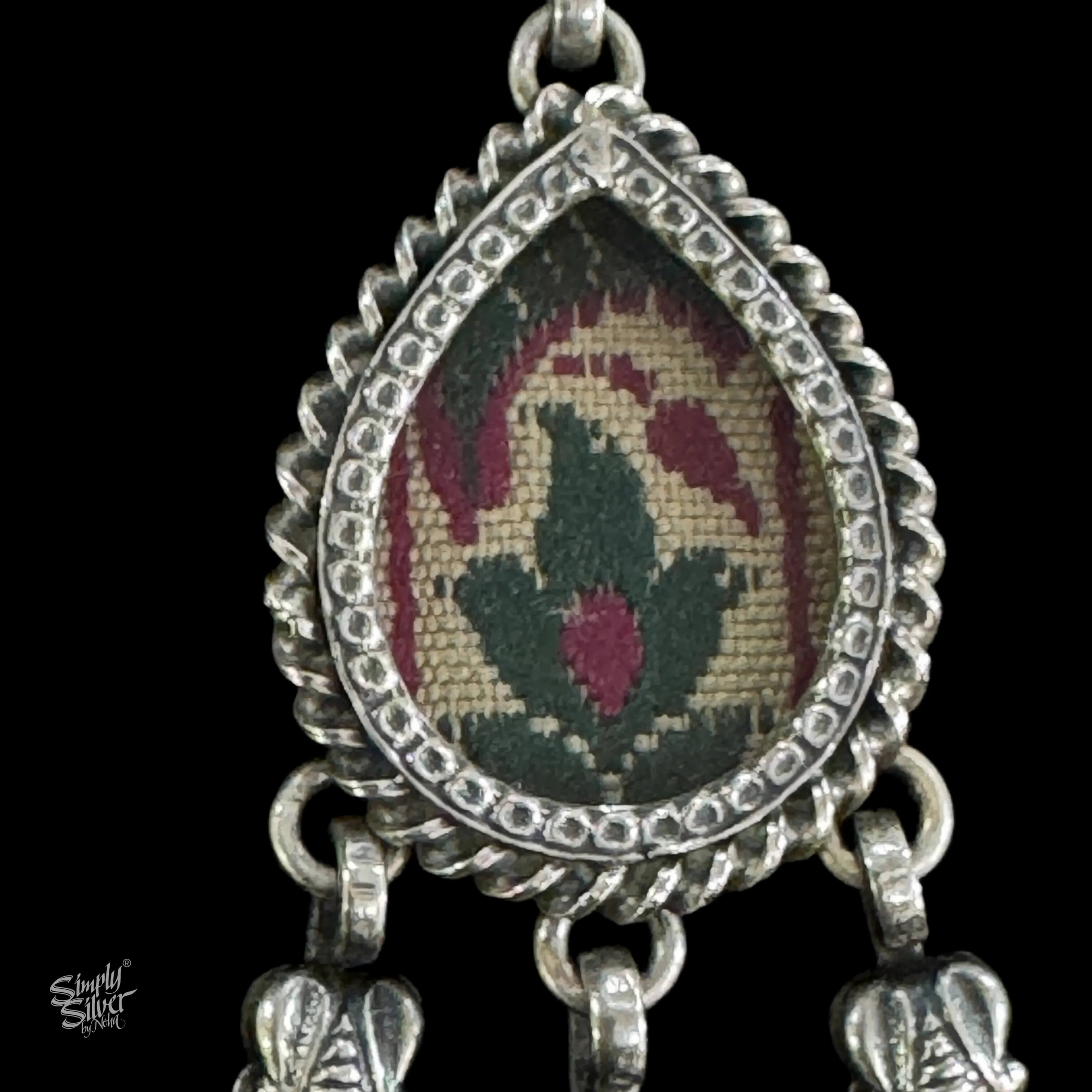 Silver Flower with Designer Hand Knitted Fabric Glass & Danglers- MH5072