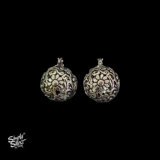 Silver Designer Ball Jaali Flower Bali - MH5814
