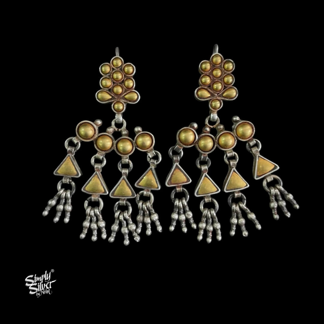 Bandhel Silver Dual Tone Flower Earrings - MH5868