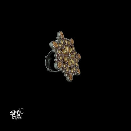 Bandhel-Silver-Dual-Tone-Flower-Ring-MH5984-1