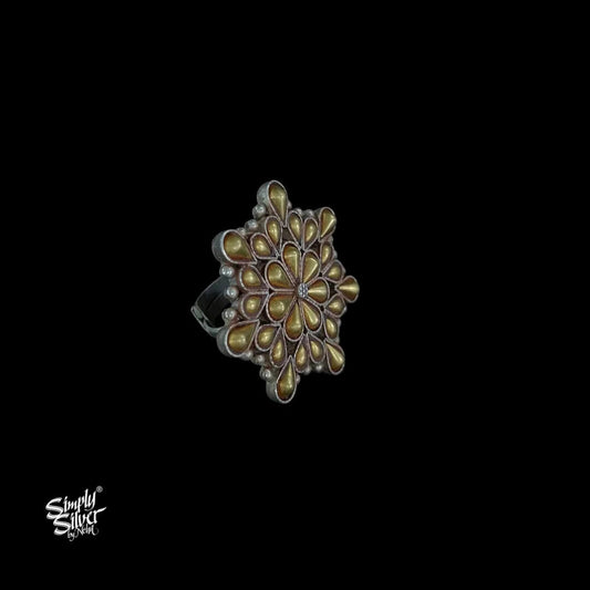 Bandhel-Silver-Dual-Tone-Flower-Ring-MH5985-1