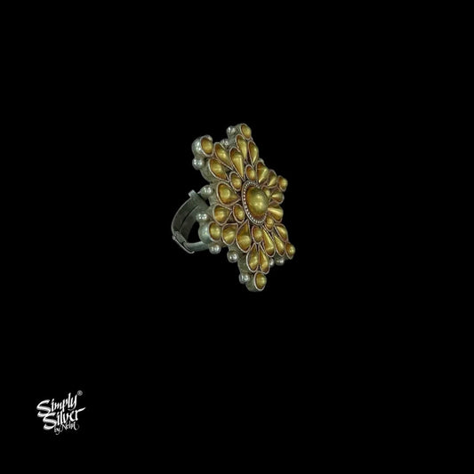 Bandhel-Silver-Dual-Tone-Flower-Ring-MH5987-1