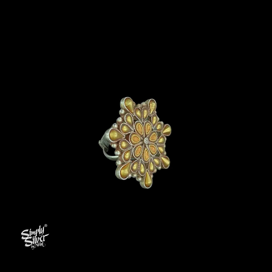 Bandhel-Silver-Dual-Tone-Flower-Ring-MH5988-1