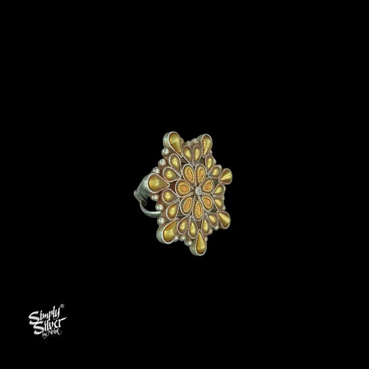 Bandhel-Silver-Dual-Tone-Flower-Ring-MH5988-1