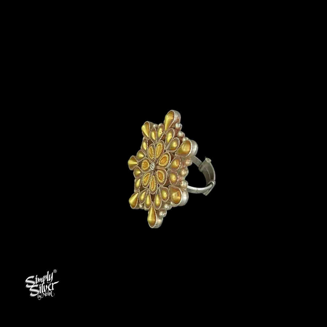 Bandhel-Silver-Dual-Tone-Flower-Ring-MH5988-3