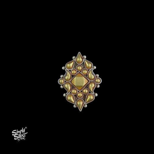 Bandhel-Silver-Dual-Tone-Flower-Ring-MH5989-2