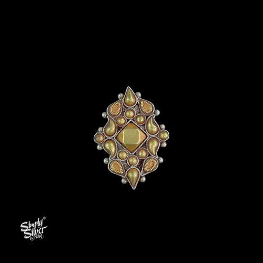 Bandhel-Silver-Dual-Tone-Flower-Ring-MH5990-2