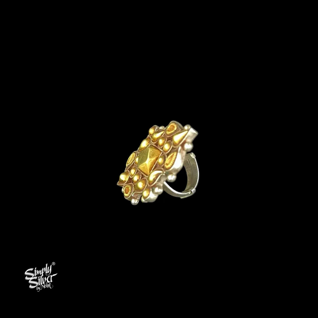 Bandhel-Silver-Dual-Tone-Flower-Ring-MH5990-3