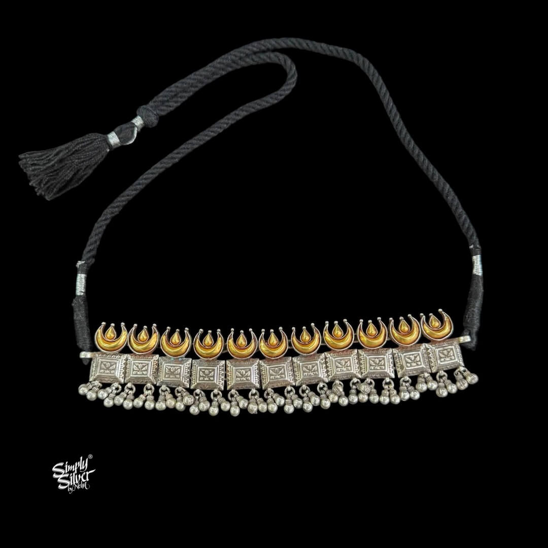 Bandhel Silver Statement Dual Tone Chaand With Square Flower & Ghungroos Choker-1