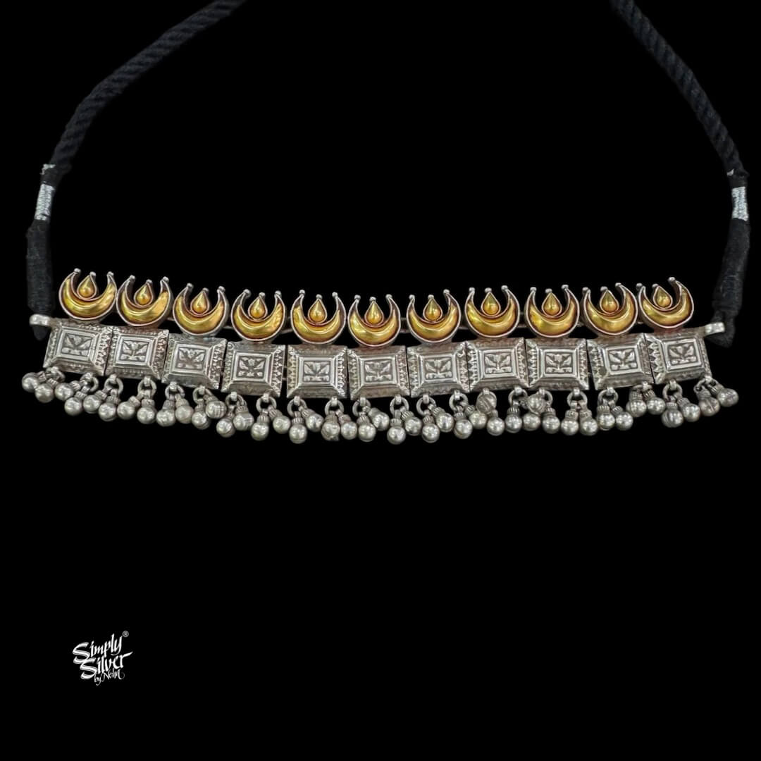 Bandhel Silver Statement Dual Tone Chaand With Square Flower & Ghungroos Choker-2
